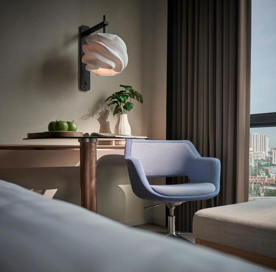 Amari Kuala Lumpur Hotel Exterior foto Wall light